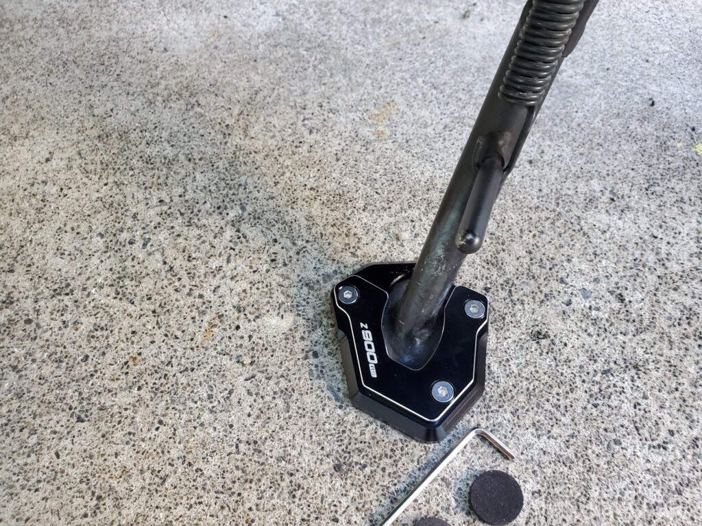 z900rs スタンド移設キット(サイドスタンド無し)　新品 20221224_095452-1024x768.jpg